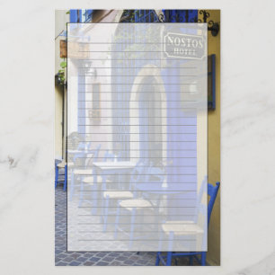 Farbige blaue Tür und Verkleidung eines alten Hote Briefpapier