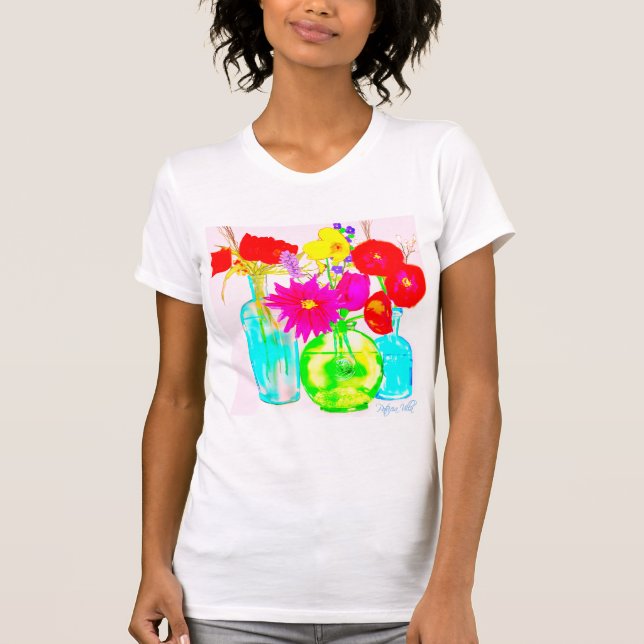 Farbige Blume in Flaschen auf T - Shirt (Vorderseite)