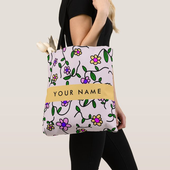 Farbige Blume, rosa Hintergrund, gelb (Von Nahem)