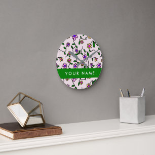 Farbige Blume, rosa Hintergrund, grün Runde Wanduhr