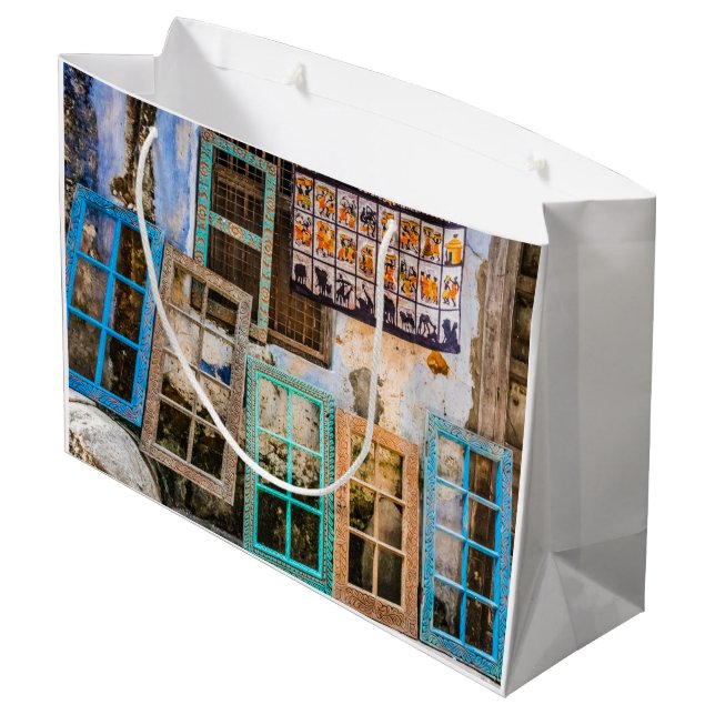 Farbige Fensterrahmen Große Geschenktüte (Rückseite Schrägansicht)