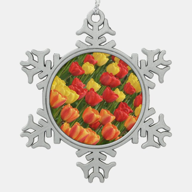Farbige Frühlingtulips Schneeflocken Zinn-Ornament (Vorderseite)