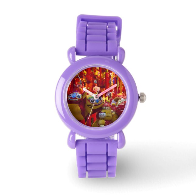 Farbige Gegenstände zum Verkauf in einem Geschäft  Armbanduhr (Vorderseite)