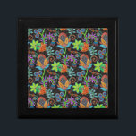 Farbige Glasperlen sehen wie Retro-Blumenmuster au Erinnerungskiste<br><div class="desc">Elegante,  farbenfrohe Glasperlen sehen im Retro-Blumendesign aus. Dies ist ein Bild/Grafik von Glasperle.</div>