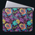 Farbige Glasperlen sehen wie Retro-Blumenmuster au Laptopschutzhülle<br><div class="desc">Farbenfrohe Retro-Blume aus hochwertigen Perlen. Das ist ein Bild von Glasperlen und nicht echten Perlen. Design ist auf anderen Produkten erhältlich.</div>