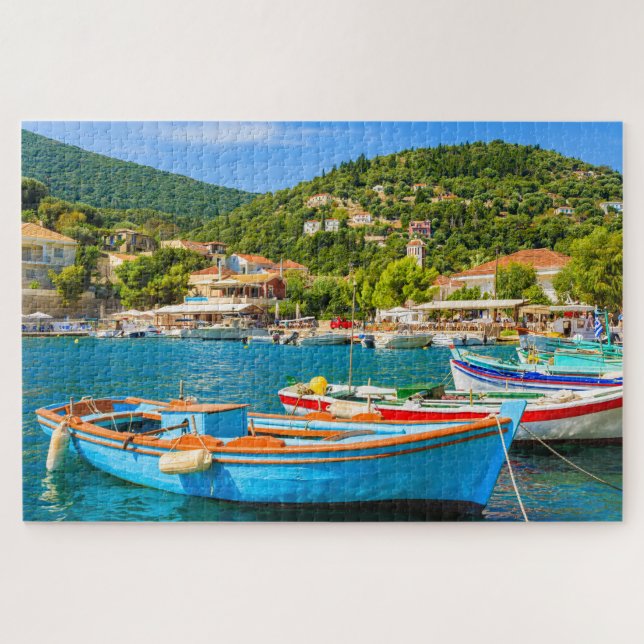 Farbige griechische Fischerboote im Hafen von Kion Puzzle (Horizontal)