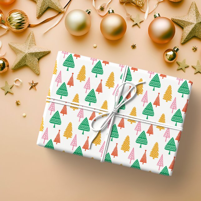 Farbige handgezeichnete Weihnachtsbäume Geschenkpapier (Von Creator hochgeladen)