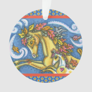 FARBIGE HERBSTBLÄTTER AUF WHIMSICAL PFERD & FÜLLEN ORNAMENT