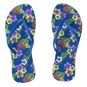 Farbige Hibiskus-Blume in Blau Flip Flops