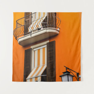 FARBIGE ITALIENISCHE FASSADE UND FENSTER WANDTEPPICH