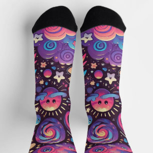 Farbige kosmische Szene mit Cartoon-Planeten Socken