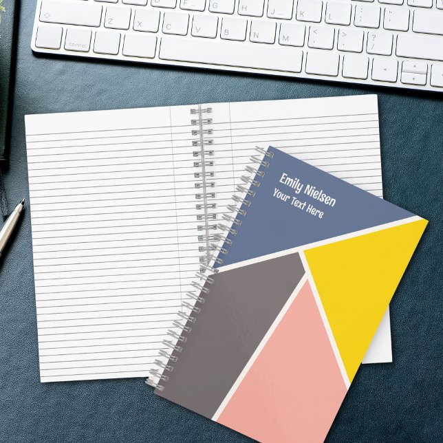 Farbige Mädchen Mit Monogramm Name School Betreff Notizbuch (Von Creator hochgeladen)