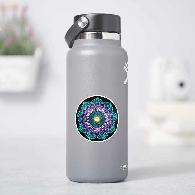 Farbige Mandala auf schwarzem Hintergrund Aufkleber (HydroFlask)