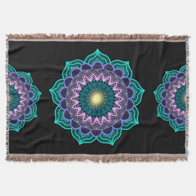 Farbige Mandala auf schwarzem Hintergrund Decke (Vorderseite)