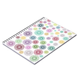 Farbige Mandalas in einer zufälligen Anordnung  Notizblock