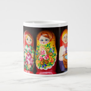 Farbige Matryoshka-Puppen Jumbo-Tasse