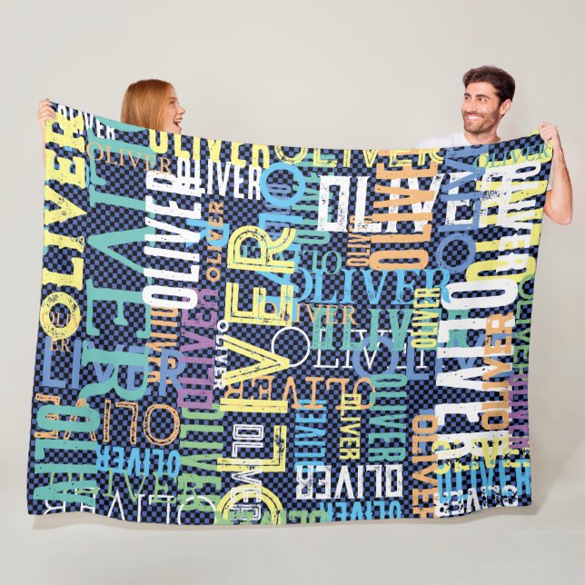 Farbige Namen, die über kariertes Muster replizier Fleecedecke (Beispiel)