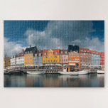 Farbige Nyhavn Wasserfront Kopenhagen Dänemark Puzzle<br><div class="desc">Dieses atemberaubende Puzzle mit Stadttheater besticht durch die wunderschöne Kanalfront von Nyhavn in Dänemark. #nyhavn #denmark #copenhagen #danish #waterfront #canal #boats #europe #travel #adventure #jigsaw #puzzle #jigsawpuzzle #gifts #fun #stockingstuffes #games #games</div>