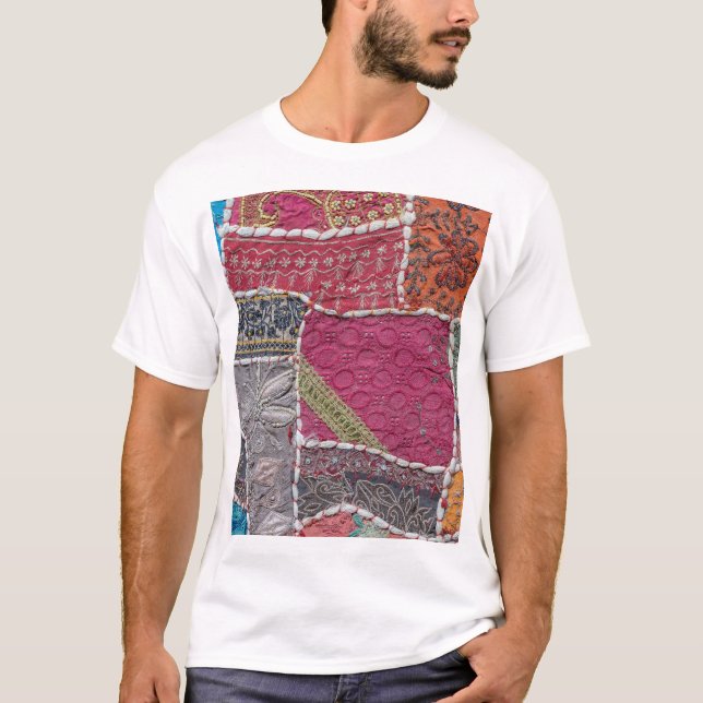 Farbige Patchwork-Teppiche Details T-Shirt (Vorderseite)