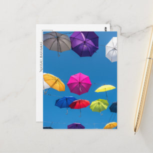 Farbige Regenschirm-Straßendecke Postkarte