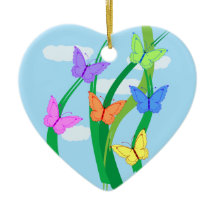 Farbige Schmetterlinge und Himmel