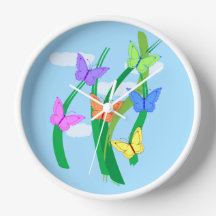 Farbige Schmetterlinge und Himmel