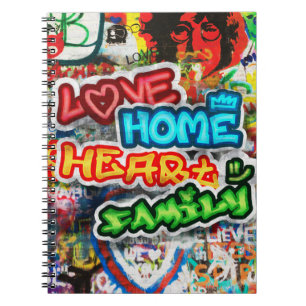 Farbige Streetart-Graffiti-Liebesheim-Herz Notizblock