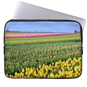 Farbige Tulpenreihen Laptopschutzhülle
