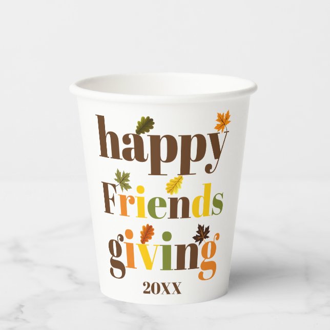 Farbige Typografie Happy Friendsgiving Fall Pappbecher (Vorderseite)