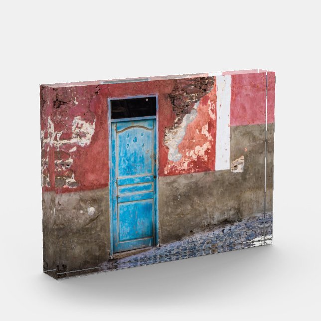 Farbige Wand mit blauer Tür Fotoblock (Links)