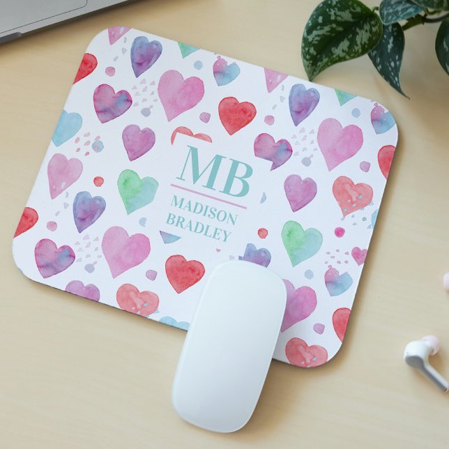 Farbige Wasserfarben-Herzen-Monogramm-Name Mousepad (Von Creator hochgeladen)