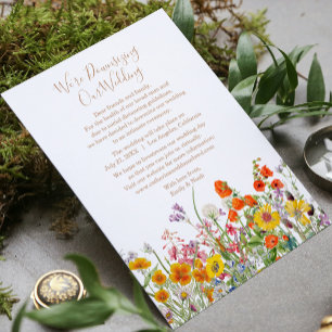 Farbige Wildblumen-Hochzeit Änderung der Pläne Feiertagskarte