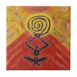 Farbige Yogin mit Spiralenergie Fliese