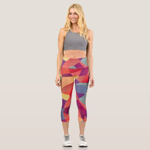 Farbiger Grunge: Hintergrund geometrischer Dreieck Capri Leggings