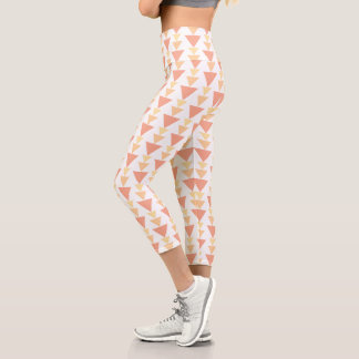 Farbiger, kühner geometrischer Dreiecke Capri Leggings