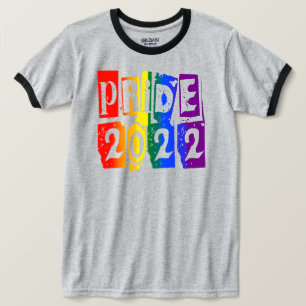 Farbiger Regenbogen Text LGBTQ Gay Pride 2022 T -  T-Shirt