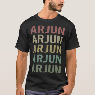 Farbiger Text Art - Name des Arjun T-Shirt