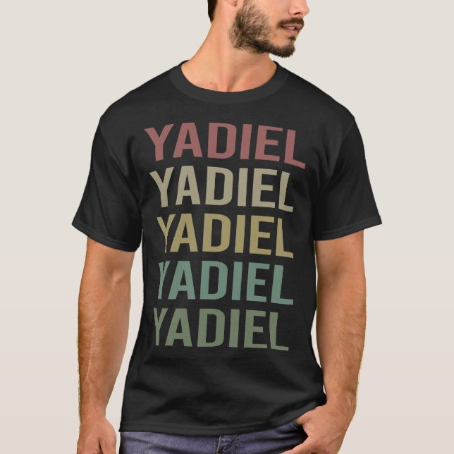 Farbiger Text Art - Yadiel Name T-Shirt (Vorderseite)