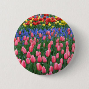 Farbiger Tulpengarten Button