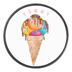 Farbiges Eis in einem knusprigen Schlüsselanhänger Eishockey Puck