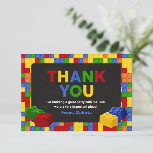 Farbiges Gebäude blockiert Geburtstagskinder Dankeskarte (Stehend Vorderseite)