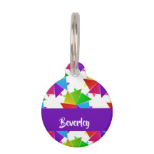 Farbiges gefaltetes Papier auf weiß