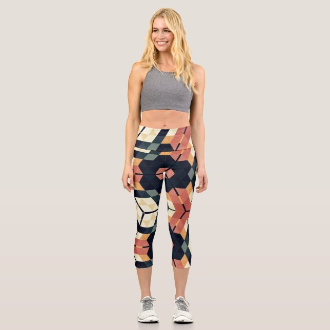 Farbiges geometrisches Muster mit Hexagon Square Capri Leggings (Vorderseite)
