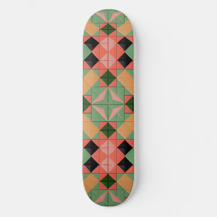 Farbiges geometrisches Muster mit symmetrischem Qu Skateboard