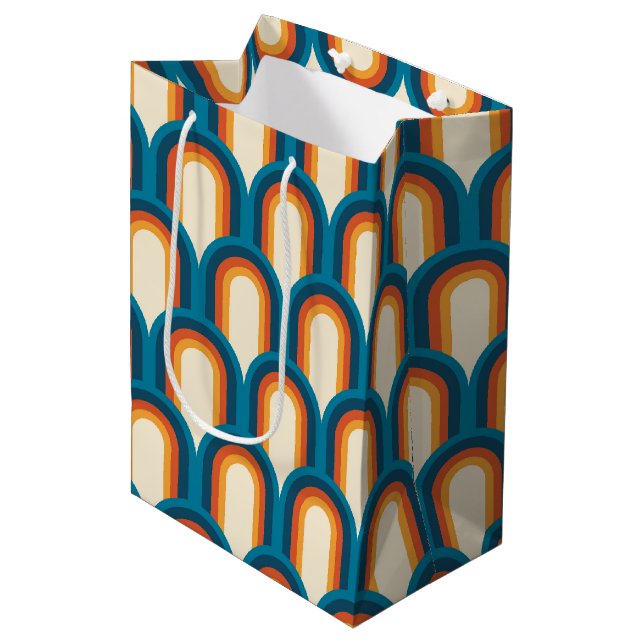 Farbiges Retro Arch Rainbow-Muster Mittlere Geschenktüte (Vorderseite Schrägansicht)