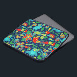 Farbiges Retro-Blumenmuster Laptopschutzhülle<br><div class="desc">Niedliche,  farbenfrohe Retro-Blume und Tiere (Vögel,  Eulen,  Schweinekiefern,  Schmetterlinge) in rot-grünen Farbtönen.</div>