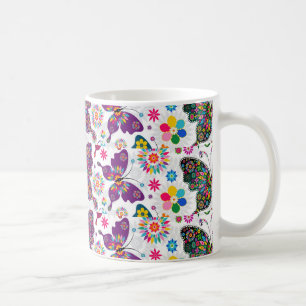 Farbiges Retro-Schmetterling-Muster und Blume Tasse