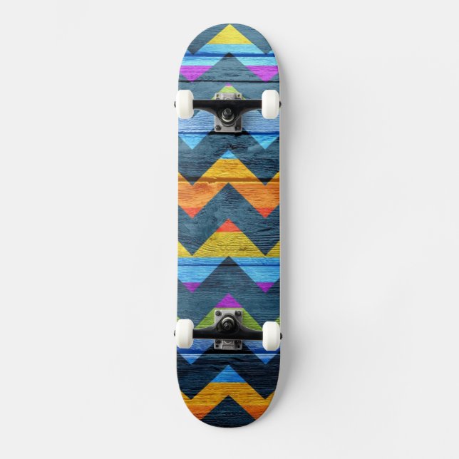 Farbiges Zickzack Holz Abstrakt Skateboard (Vorderseite)