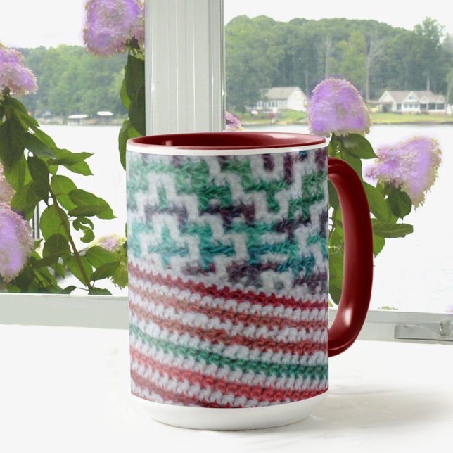 Farbkronenmuster Maroon und Weiß Tasse (Von Creator hochgeladen)