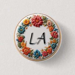 Farblich besticktes Alphabet-Design Button